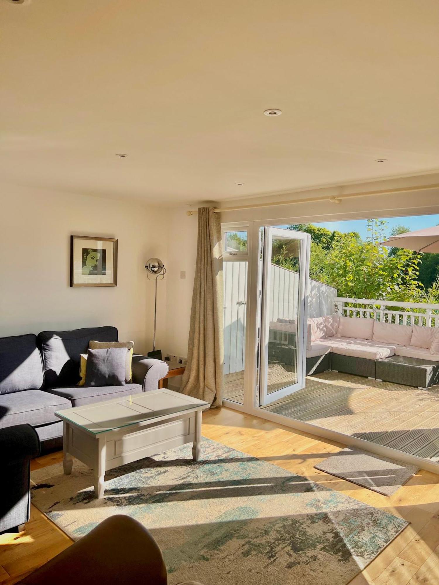 Nola Lodge Cirencester Exteriör bild